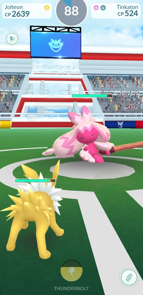 Souboj v gymu ve hře Pokémon GO
